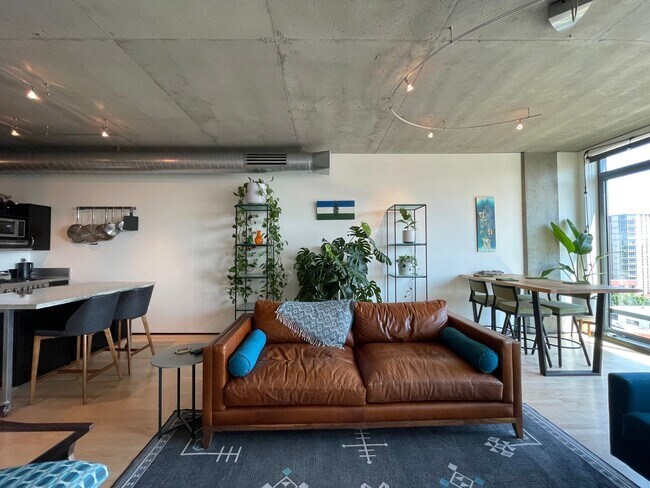 Building Photo - Prime Location in the Heart of the Pearl i...