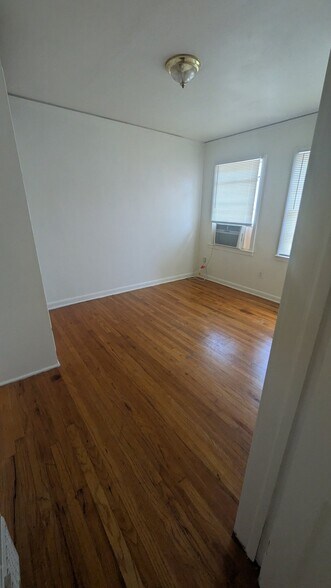 Building Photo - 2225 Wisteria St