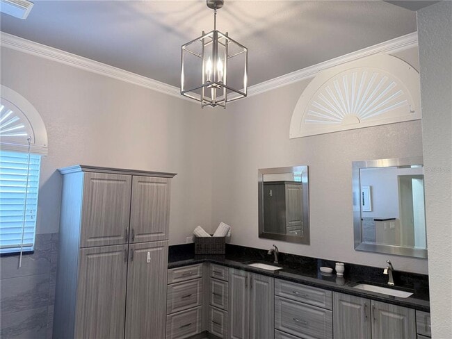 Building Photo - 1186 Sandy St