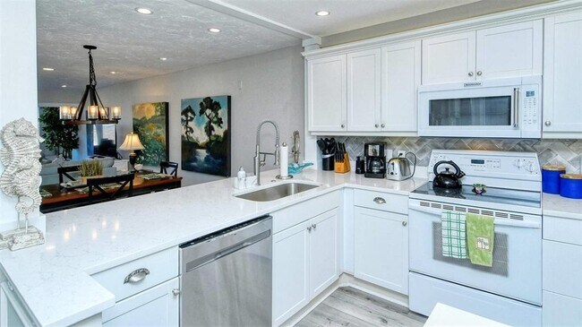 Building Photo - 1255 E Peppertree Dr