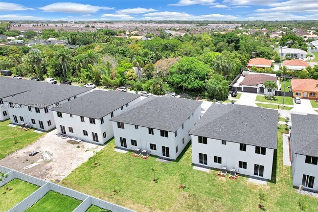 Building Photo - 22431 SW 125th Ave