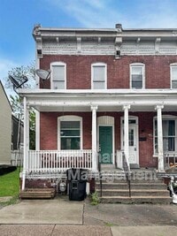 Building Photo - 337 S 15th St