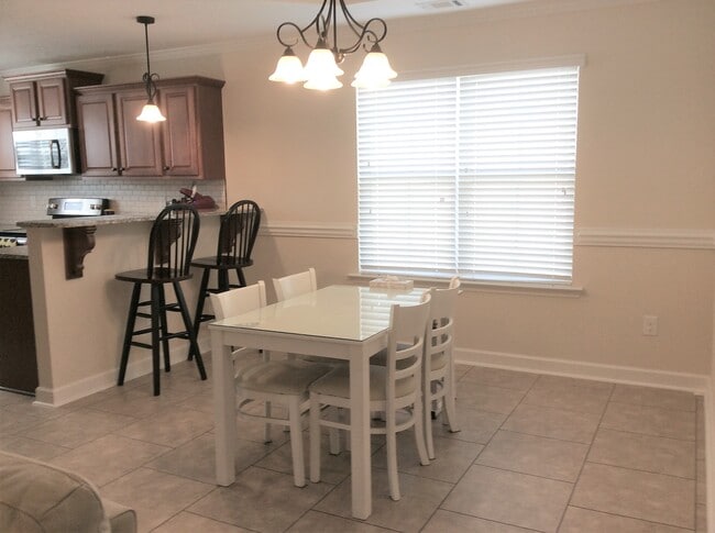 Building Photo - 3020 Ashley Lp