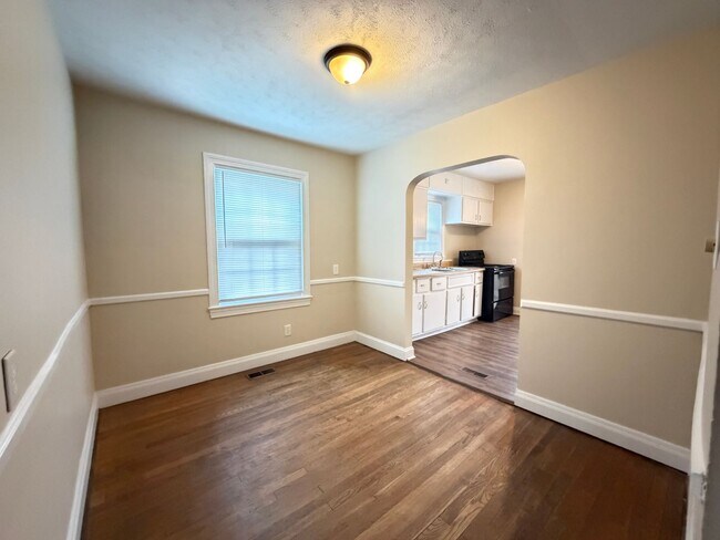 Building Photo - 825 Parkway Dr