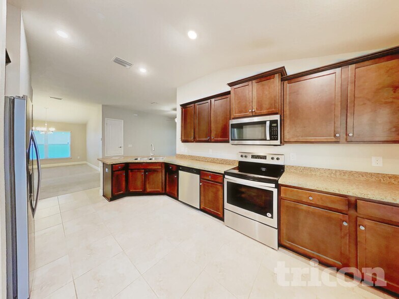 Building Photo - 14502 Dunrobin Dr