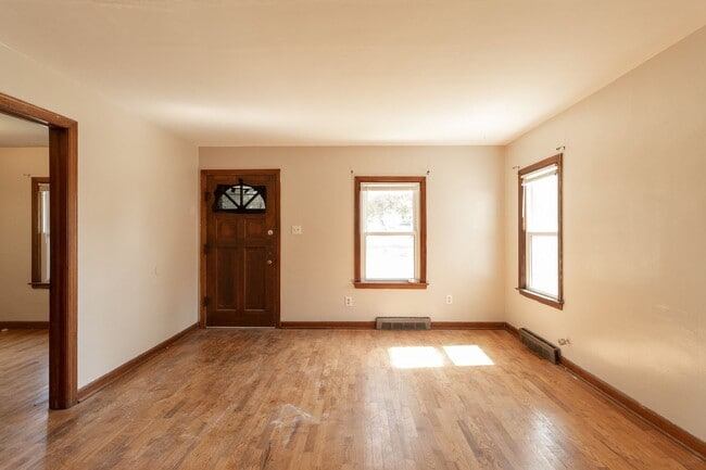 Building Photo - Charming 2 Bedroom Home in North Columbia