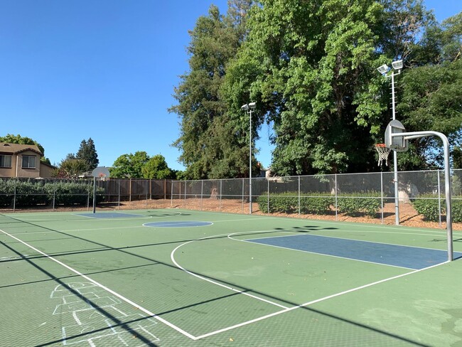 Building Photo - Large updated home located 3.9 Miles from Apple Headquarters, 8.6 miles form Googleplex