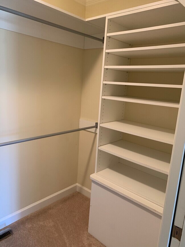 Building Photo - 132 Spyglass Dr