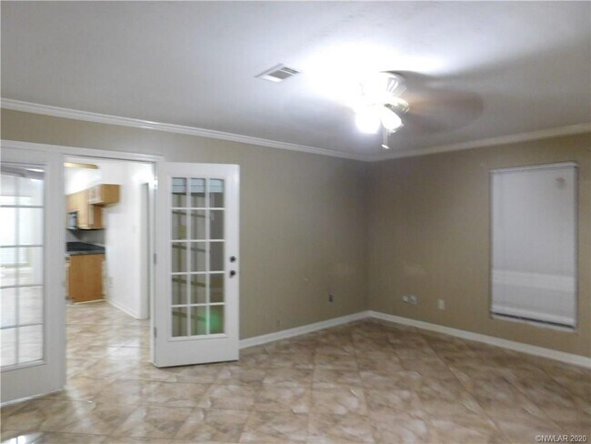 Building Photo - 407 Summit Dr
