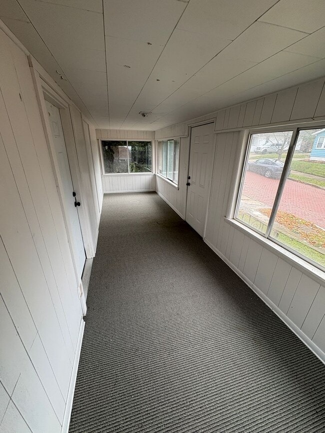 Building Photo - Spacious 4-Bedroom Akron Home with Garage | Open House Feb 5