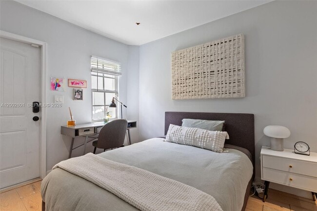 Building Photo - 1502 El Rado St