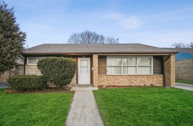 Exterior - 1107 S 3rd Ave