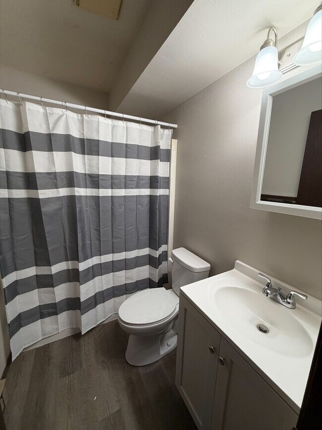 Building Photo - 928 First Ave