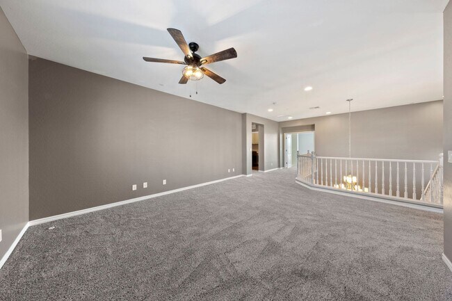 Building Photo - Luxury Living in Henderson's Tuscany: Spacious 4 Bedroom Home with Expansive Yard & More!