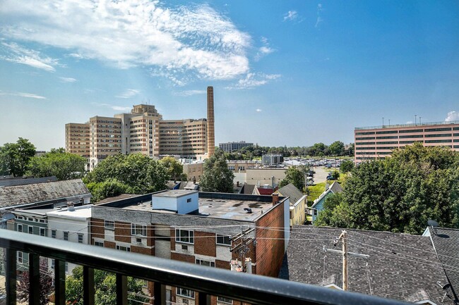 Building Photo - 105 Morris Apartments