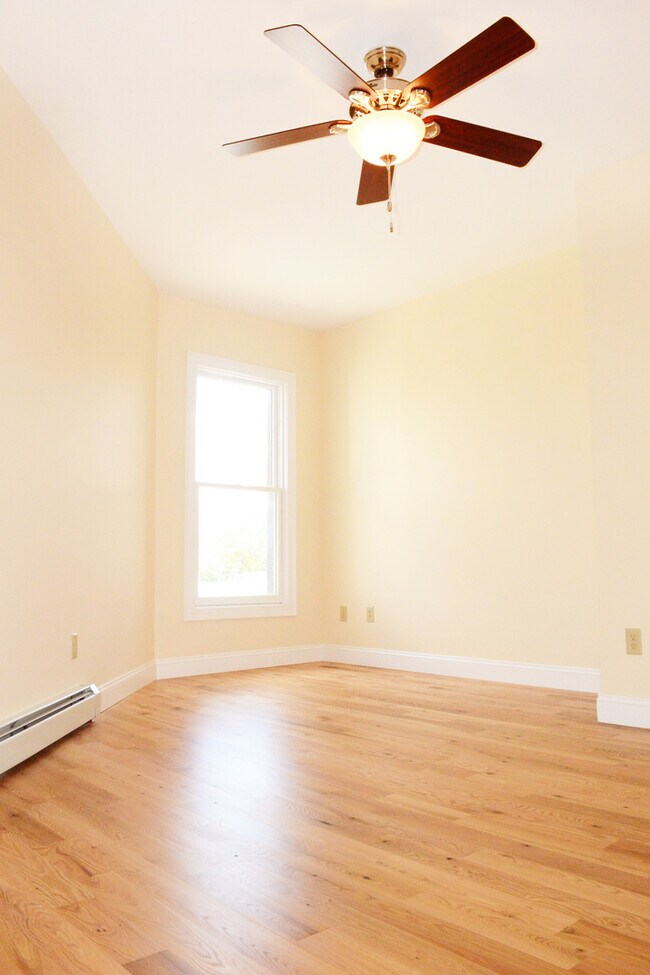 Building Photo - 258 North St