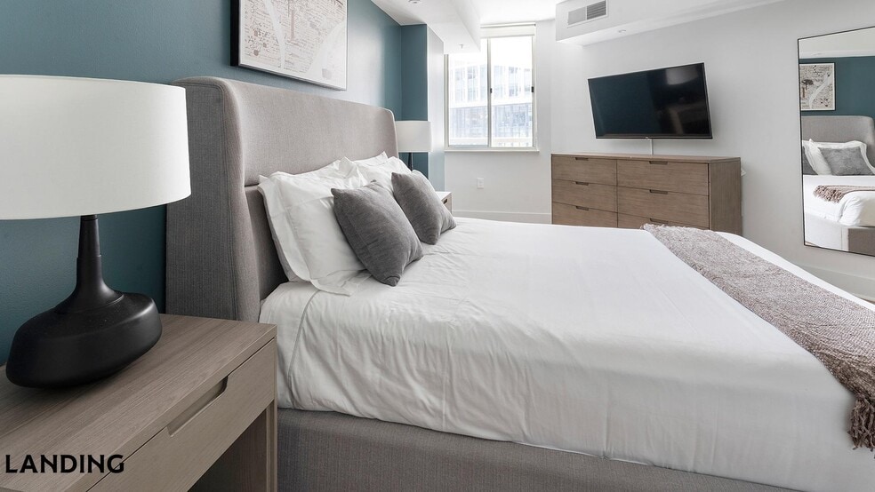 Building Photo - 1221 S Eads St