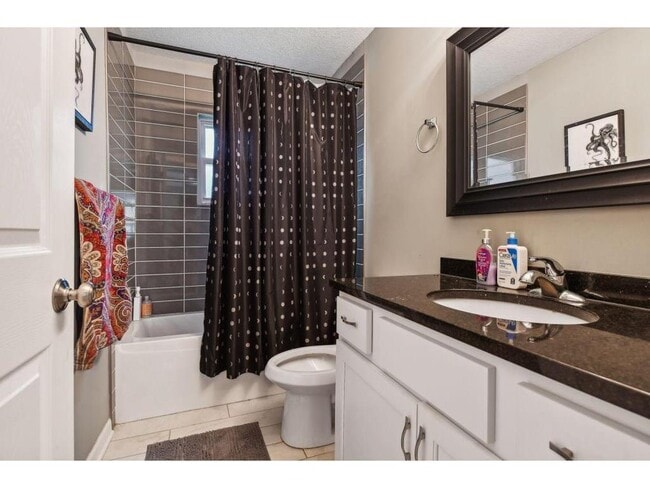 Building Photo - 3023 Dupont Ave S