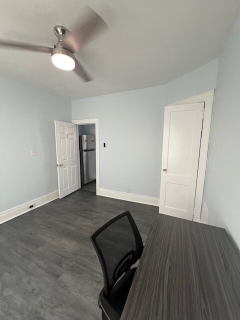 Building Photo - 301 Maple St