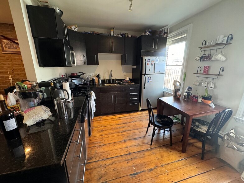 Primary Photo - 237 Northampton St