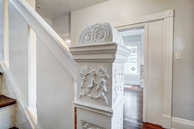 Building Photo - Three Bedroom in Cincinnati! LEASING SPECIAL, Second Month Free if lease signed by 07/31, not mov...