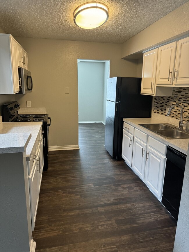Building Photo - 5918 Westcreek Dr