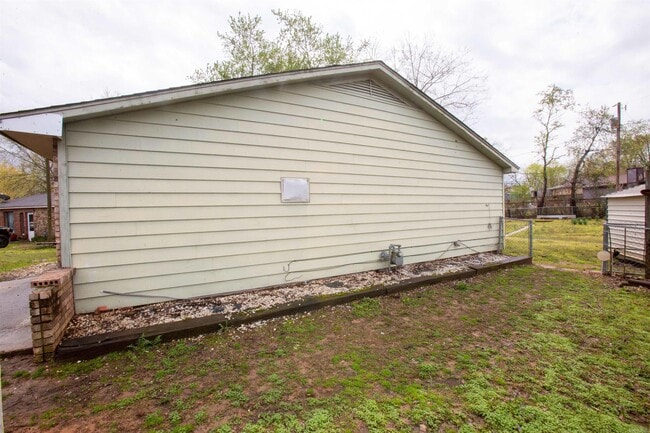 Building Photo - 6 Beaver Ct
