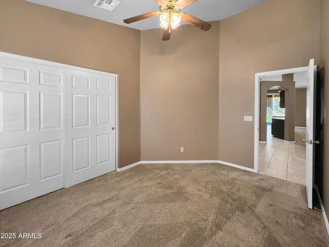 Building Photo - 1624 W South Fork Dr