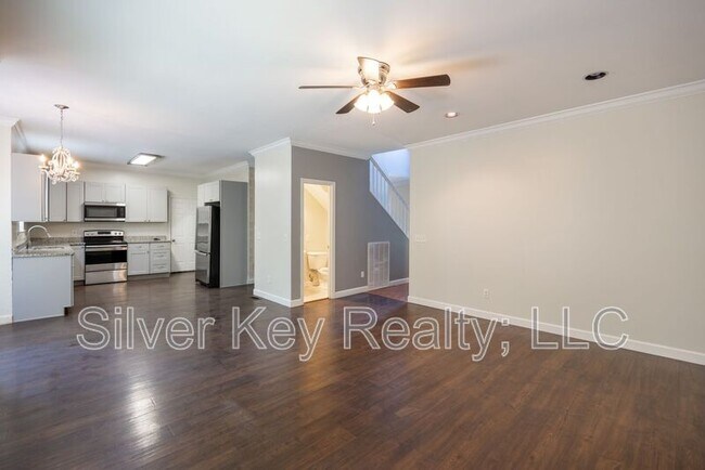 Building Photo - 1725 Brookwood Dr NE