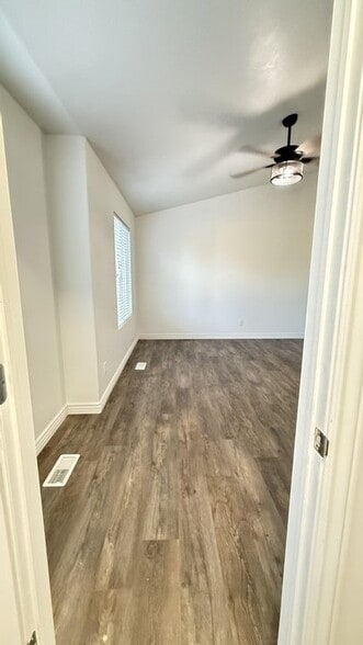Building Photo - 3334 Lower Newark Way