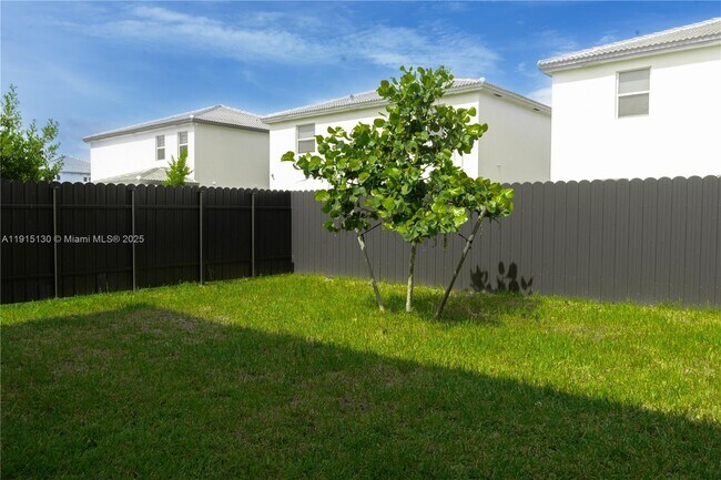 Building Photo - 16144 SW 148th Pl