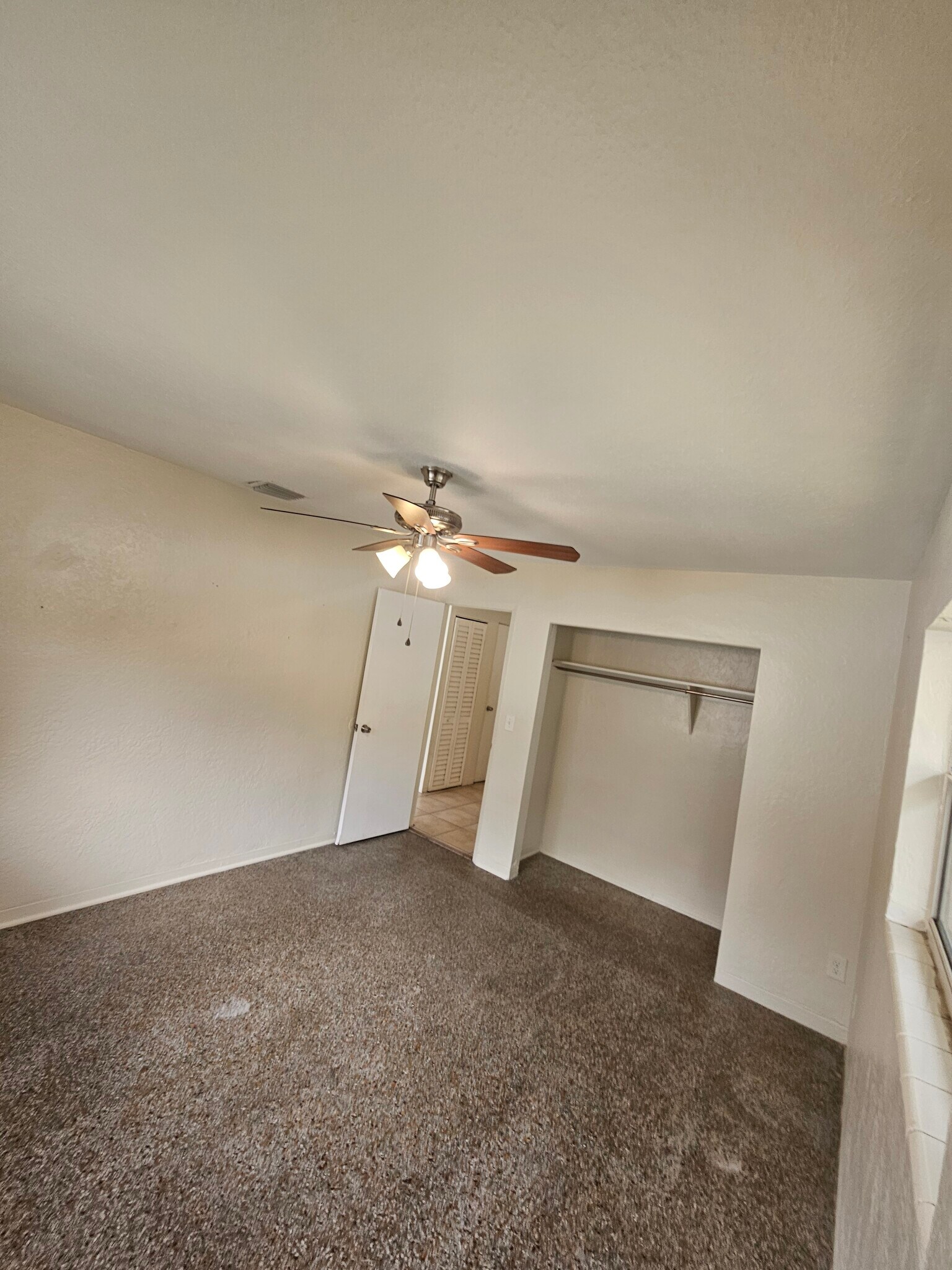 Bed 1 - 173 38th Ave SE