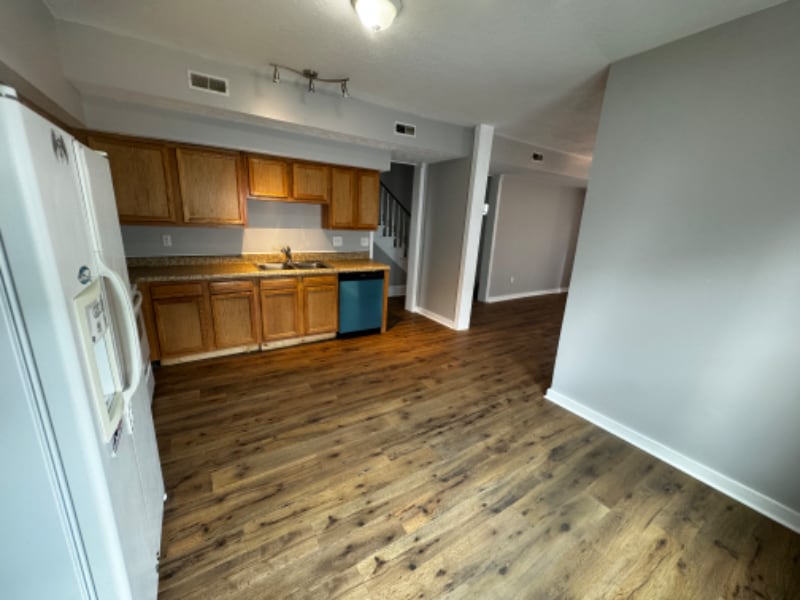 Building Photo - 4000 Glady Rd