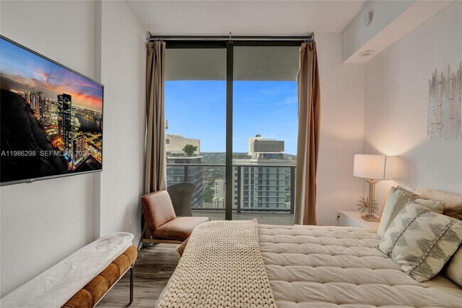 Building Photo - 801 S Miami Ave