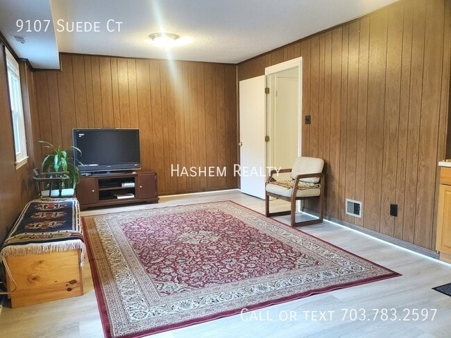 Building Photo - Spacious 1 Bedroom Basement Rental with Pr...
