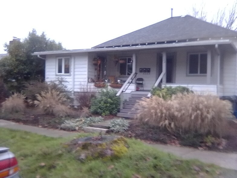 streetview (2) - 1124 Almaden St