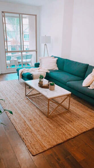 Building Photo - 1501 Front St