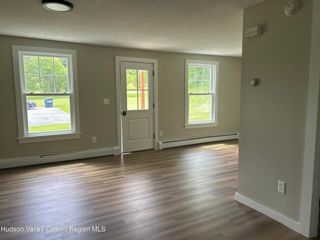 Building Photo - 173 S Amenia Rd