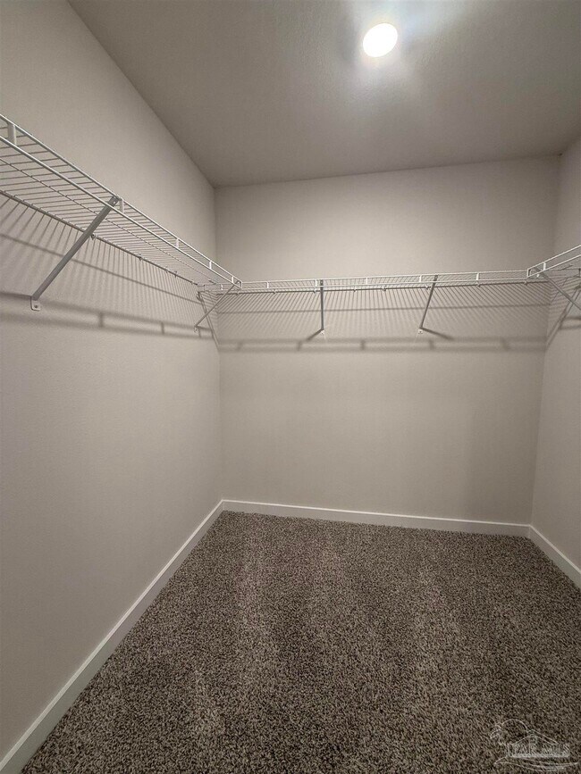 Building Photo - 111 Anhinga St