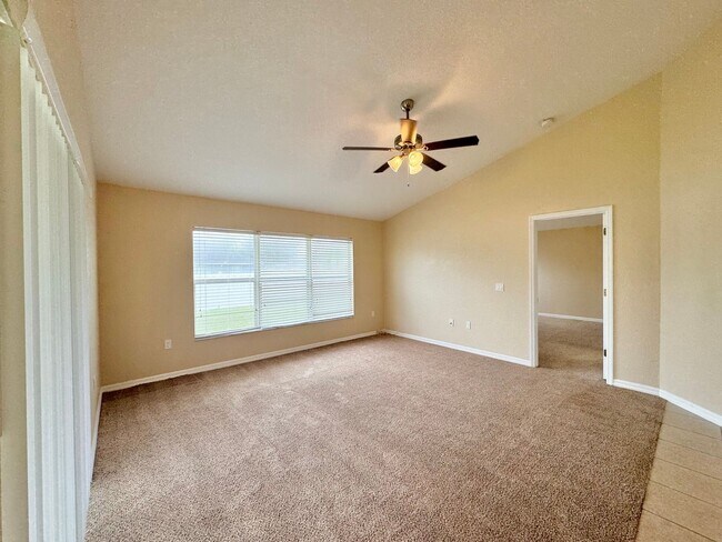 Building Photo - Gated Community of Mandolin