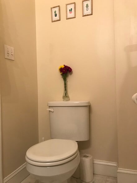 Building Photo - 191 Everett St