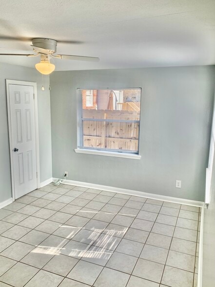 Building Photo - 2554 Ernest St