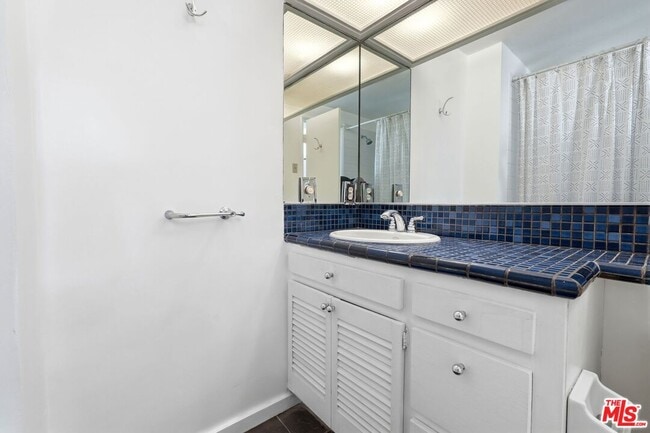 Building Photo - 6456 Surfside Way