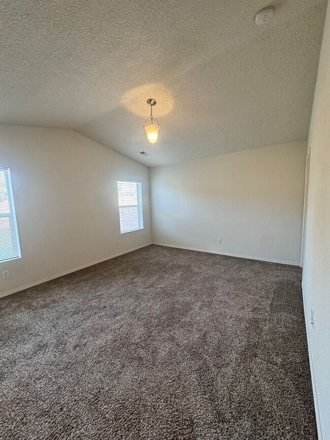 Building Photo - 3 bed 2 bath home in Los Lunas  MOVE IN SPECIAL!