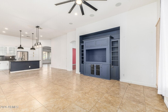 Building Photo - 2833 E Cobalt St