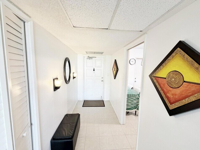 Building Photo - 2681 S Course Dr