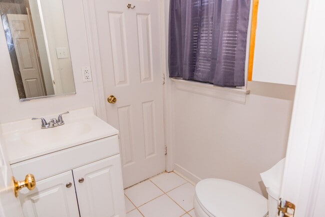 Building Photo - Located Near Regency Mall- A MUST See!