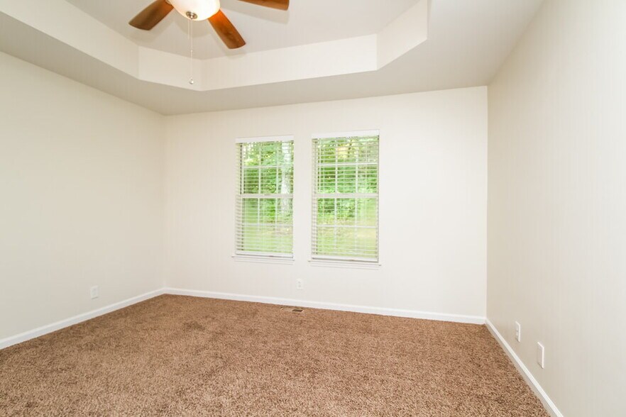 Building Photo - 5036 Countryside Dr
