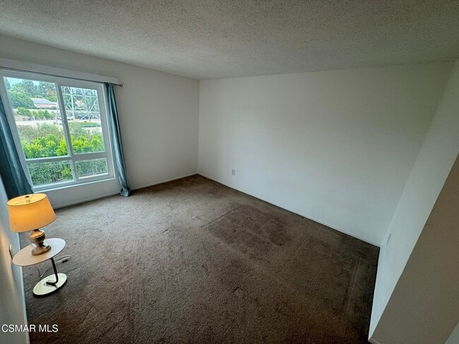 Building Photo - 10331 Lindley Ave