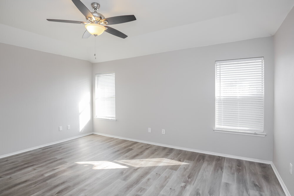 Building Photo - 828 Passive Dr